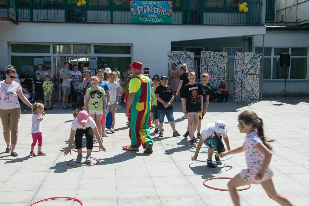 Piknik rodzinny na osiedlu Tysiąclecia [ZDJĘCIA] - Zdjęcie główne