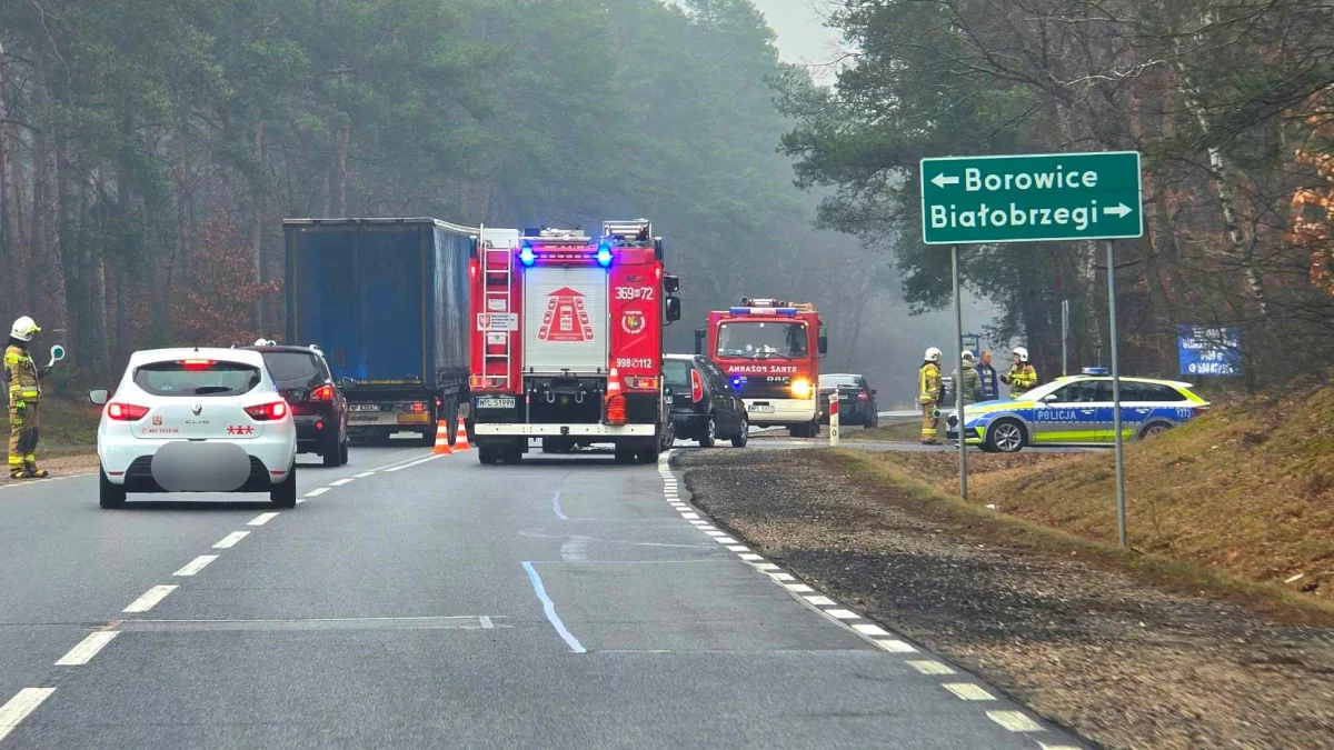 Wypadek pod Płockiem. Cztery osoby ranne, utrudnienia potrwają kilka godzin! - Zdjęcie główne