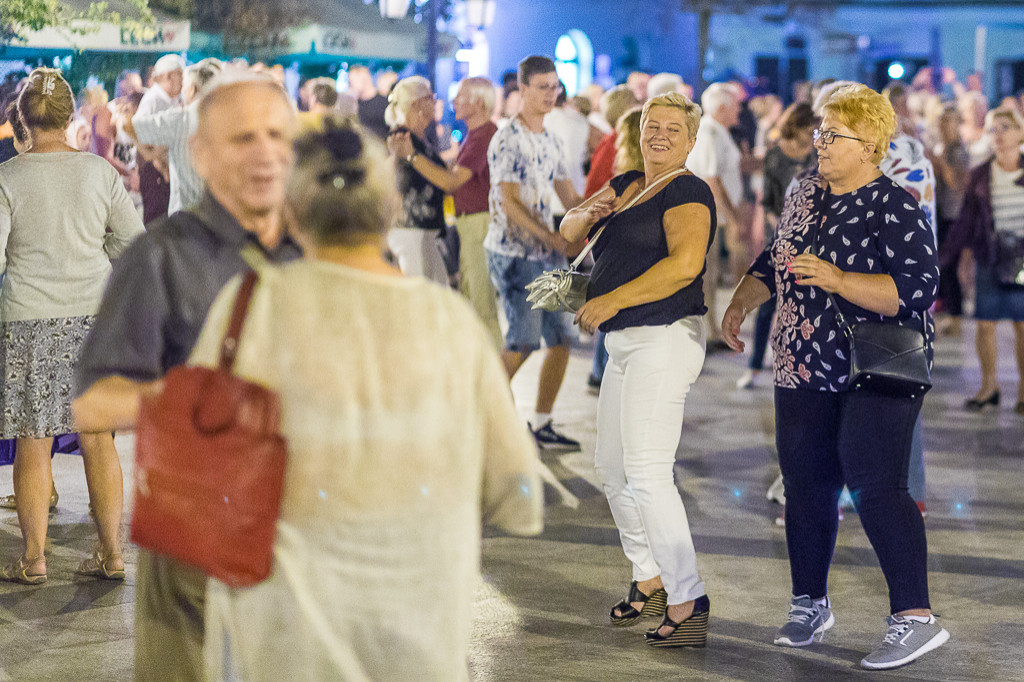 Na starówce Potańcówka - Zdjęcie główne