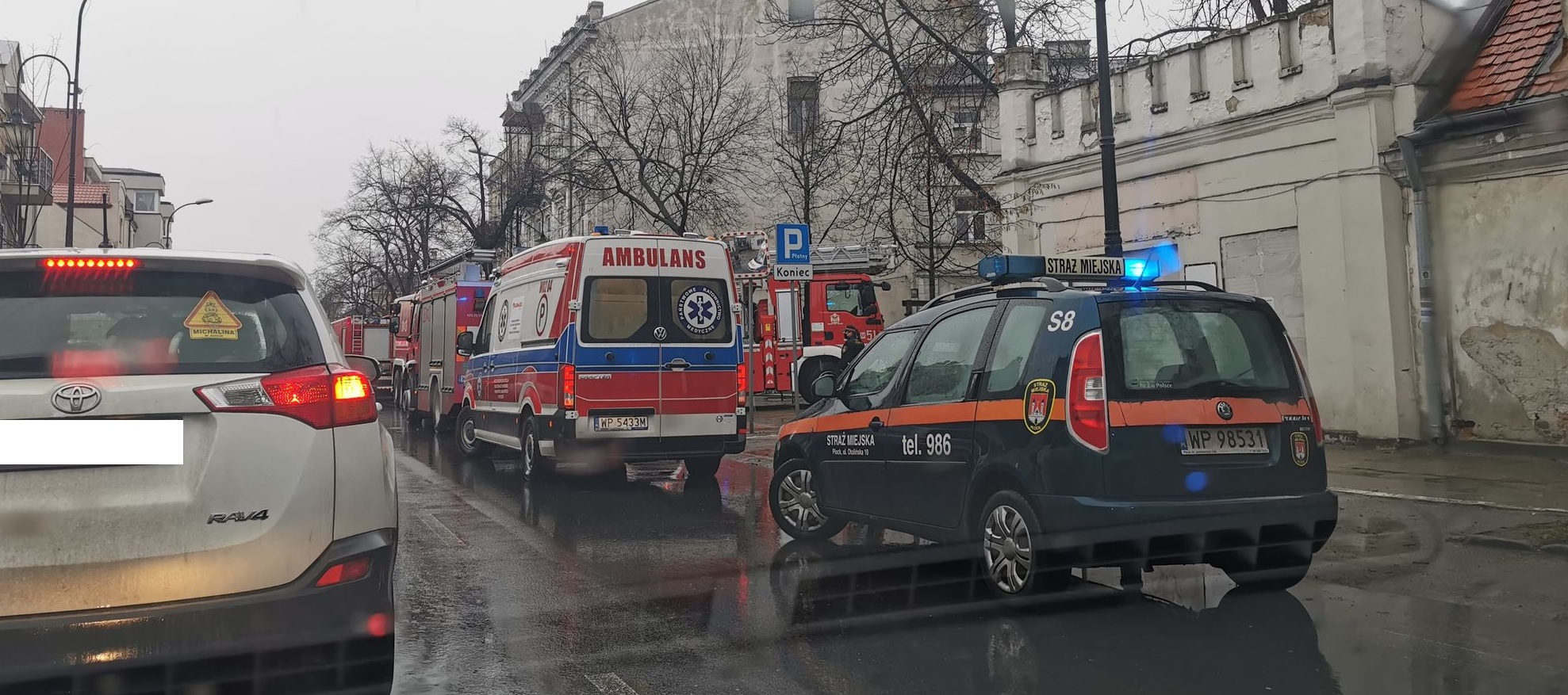 Pożar w centrum miasta. Mężczyzna został przewieziony do szpitala  - Zdjęcie główne