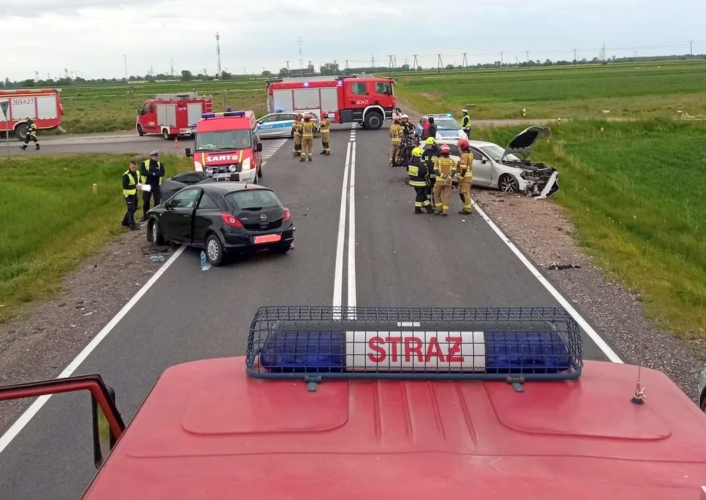 Zderzenie volvo i opla w powiecie płockim - Zdjęcie główne