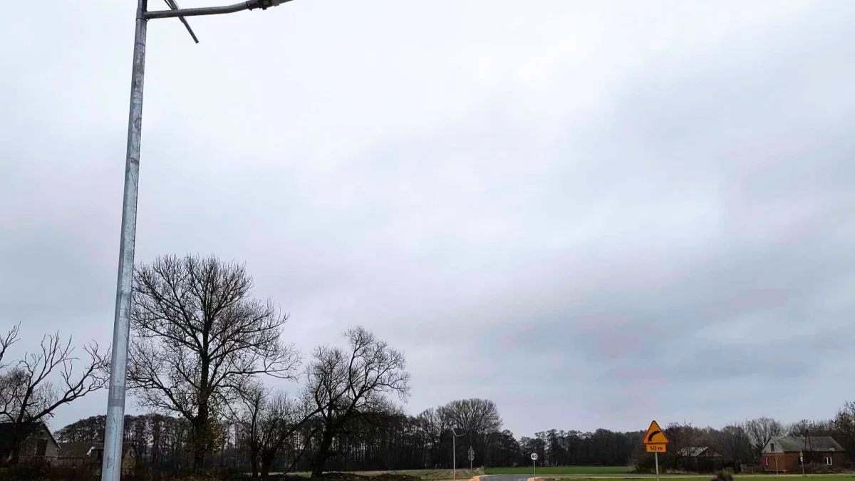 Duże pieniądze dla kolejnej gminy z powiatu. Kupią autobus, przebudują budynek i oświetlą drogi