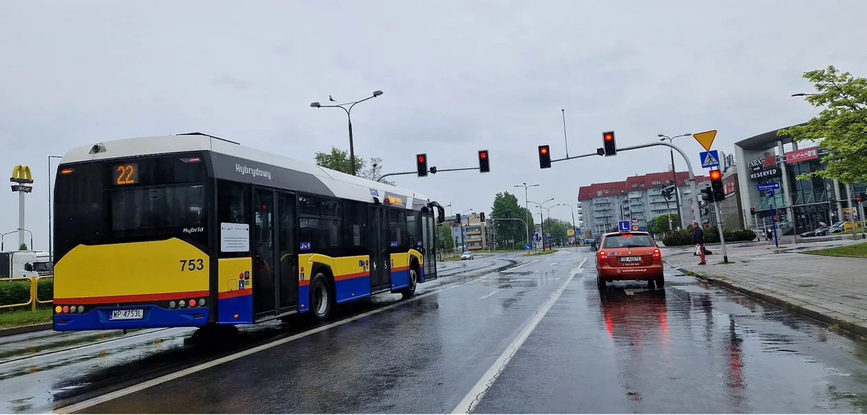 Piesi na Podolszycach mają problem? Czy zielone światło świeci się zbyt krótko? - Zdjęcie główne