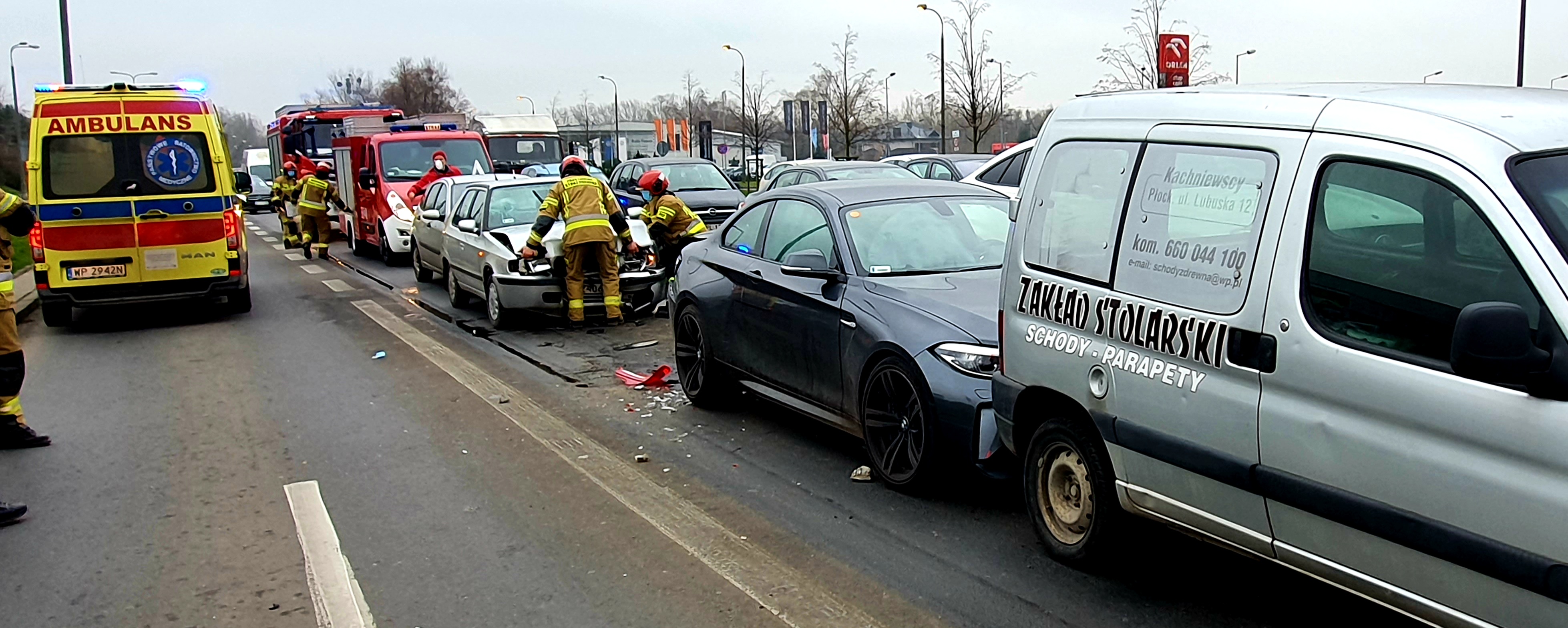 Zderzenie kilku aut na Wyszogrodzkiej. Jeden z kierowców nietrzeźwy - Zdjęcie główne