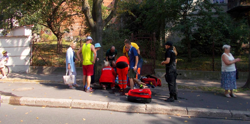 Mnóstwo omdleń na półmaratonie. Karetki nie nadążały jeździć - Zdjęcie główne