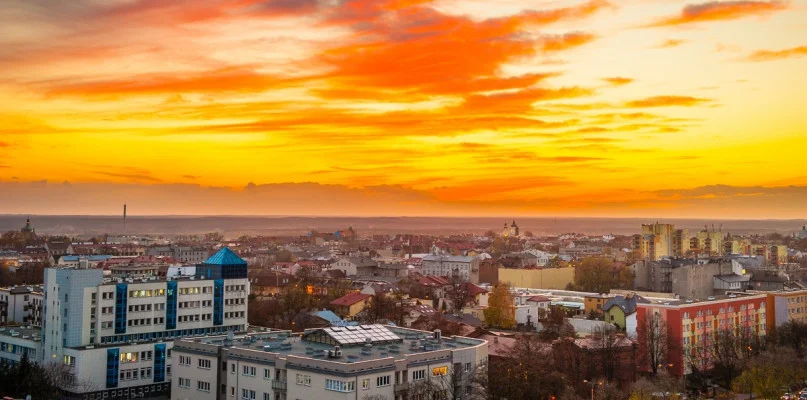 Zatrważające dane. Płock się wyludnia i starzeje w szybkim tempie - Zdjęcie główne