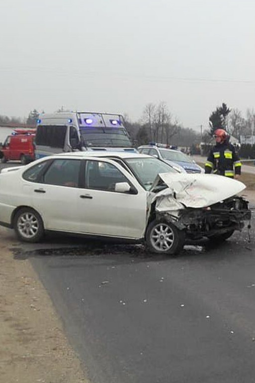 Pijany kierowca spowodował wypadek. Jedna osoba w szpitalu - Zdjęcie główne