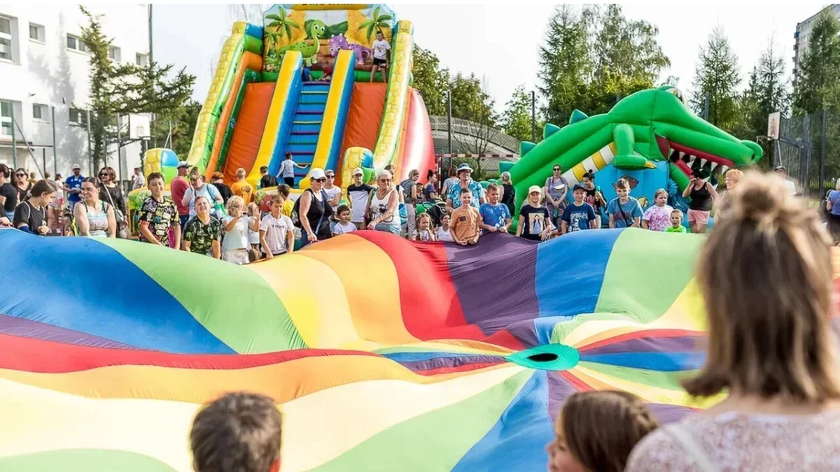 Wielki festiwal dla dzieci w Płocku! Dinozaur, dmuchańce i mnóstwo atrakcji za darmo