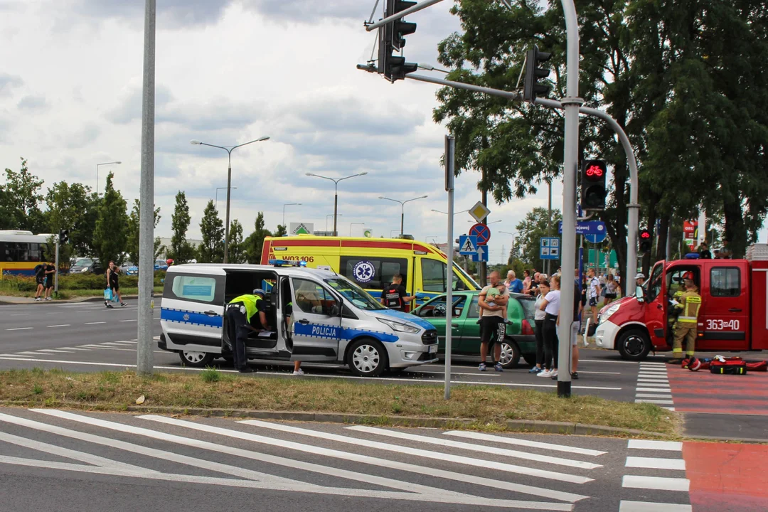 Potrącenie dwóch chłopców na Podolszycach. Na miejscu lądował śmigłowiec LPR [ZDJĘCIA] - Zdjęcie główne