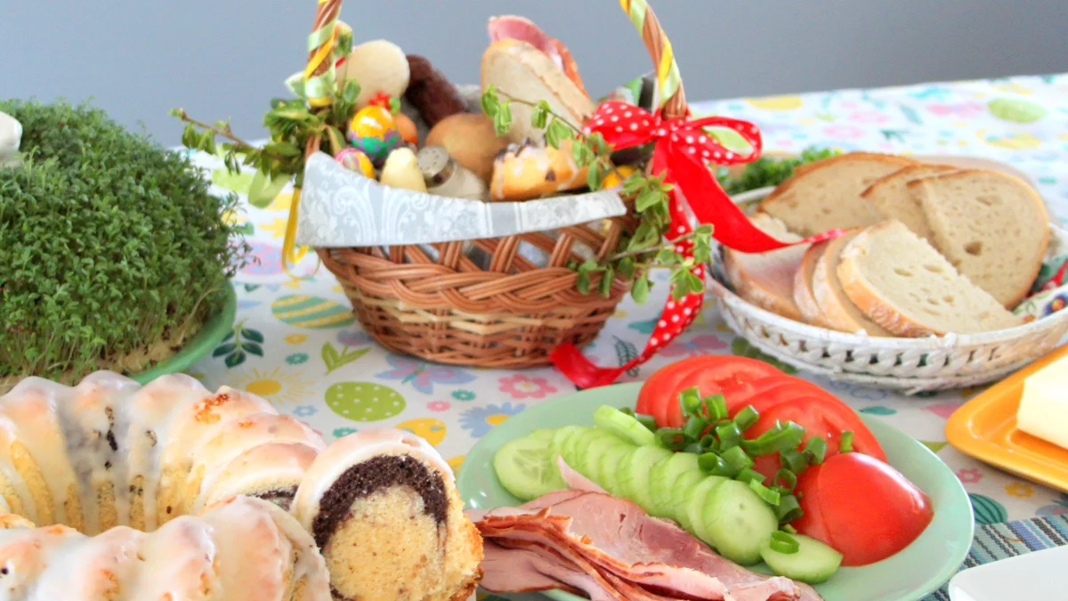 Śniadanie Wielkanocne dla potrzebujących w Płocku. istotny apel do restauratorów, radnych i mieszkańców