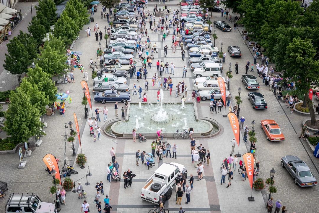 Stare, nowe, kolorowe. Mercedesem po Wiśle znów w Płocku - Zdjęcie główne