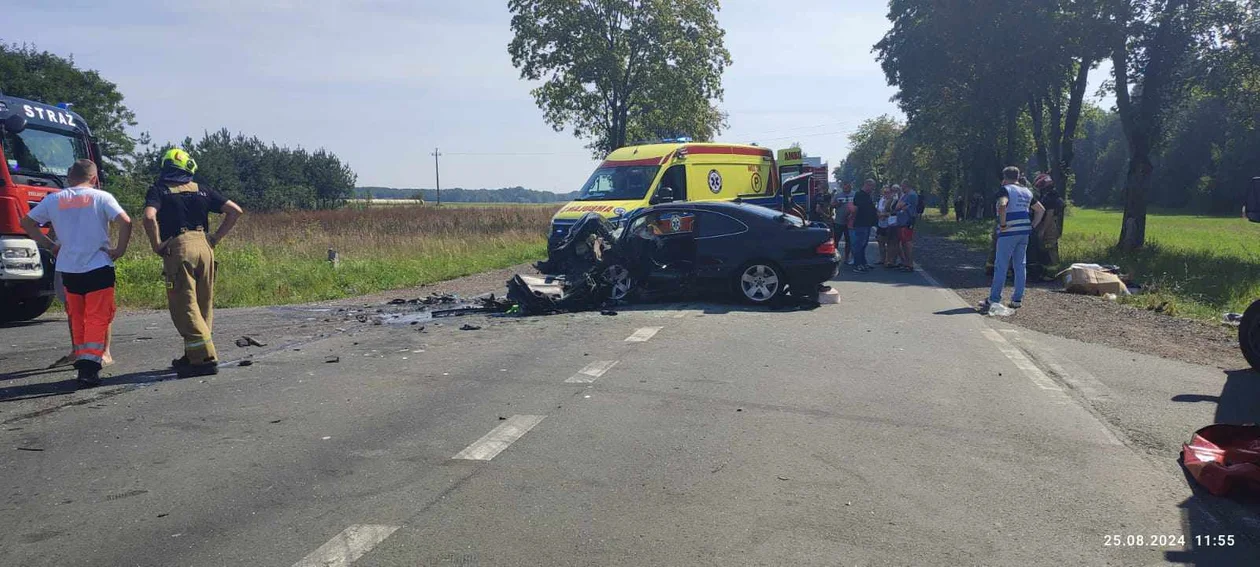 2 młode osoby nie żyją, 18-latka w krytycznym stanie w szpitalu. Trwa wyjaśnianie przyczyn wypadku na dk62 - Zdjęcie główne