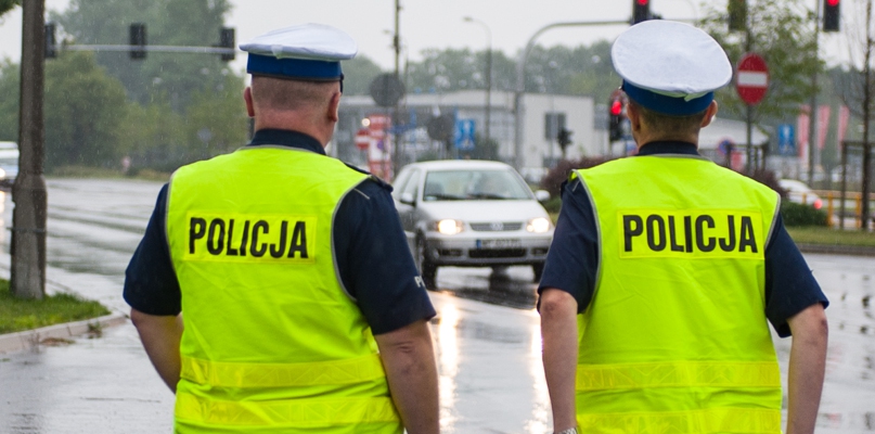 Peugeot uderzył w toyotę. Dwie kobiety w szpitalu - Zdjęcie główne