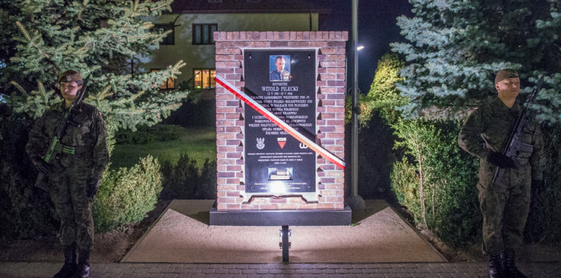 Tablica, hymn, ułani. Pamiętali o rotmistrzu [FOTO] - Zdjęcie główne