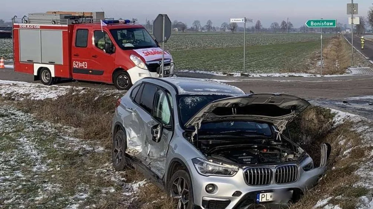 Wypadek niedaleko Płocka! Śmigłowiec w akcji - Zdjęcie główne