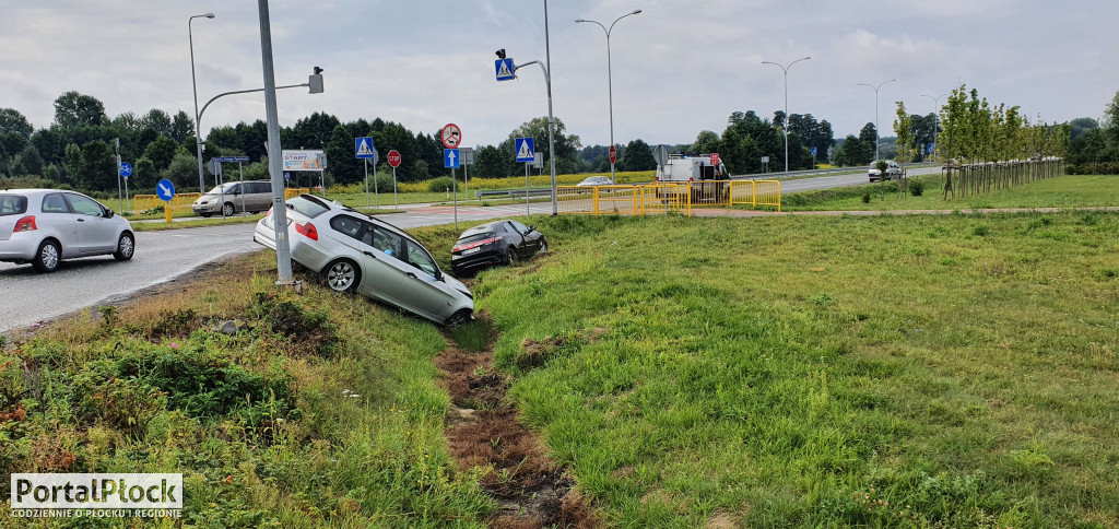 Wypadek na rondzie - Zdjęcie główne