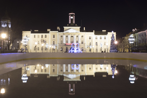 Roztapia się lodowisko na starówce [FOTO] - Zdjęcie główne