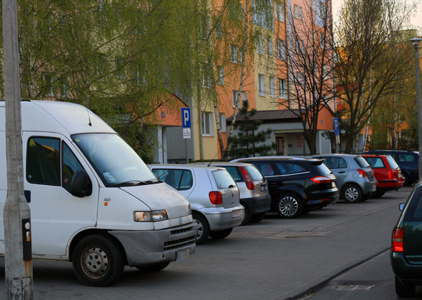 Dantejskie sceny przy szkole. Macie pomysł? - Zdjęcie główne