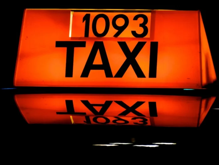Elf Radio Taxi Płock (4,2 gwiazdki) tel. 720 588 588