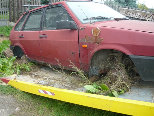 Łada i ford fiesta zniknęły z parkingów - Zdjęcie główne