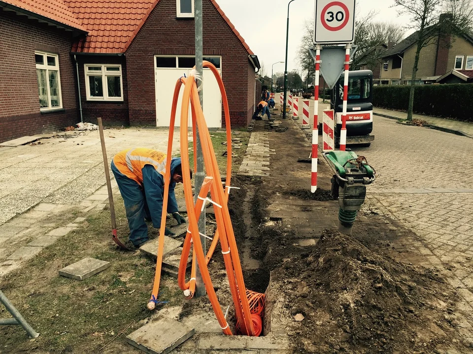 Wójt Starej Białej zapowiedział budowę światłowodu. I się zaczęło! "Kiełbasa wyborcza ruszyła". "Czas na dobre zmiany" - Zdjęcie główne