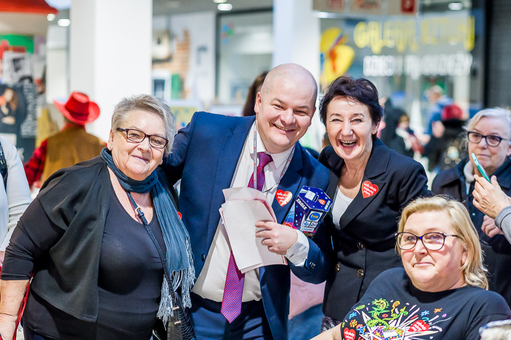 Tanecznie i wesoło w Atrium Mosty - Zdjęcie główne