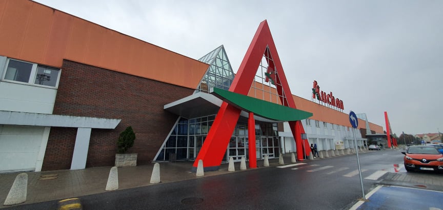 Auchan otwiera sklepy w niedzielę. Także w Płocku  - Zdjęcie główne