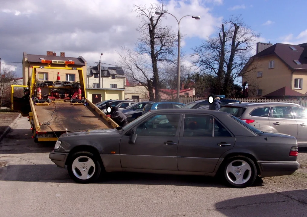 Straż sukcesywnie usuwa wraki z ulic i parkingów