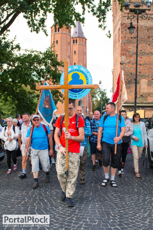 Wyruszyła pielgrzymka na Jasną Górę - Zdjęcie główne