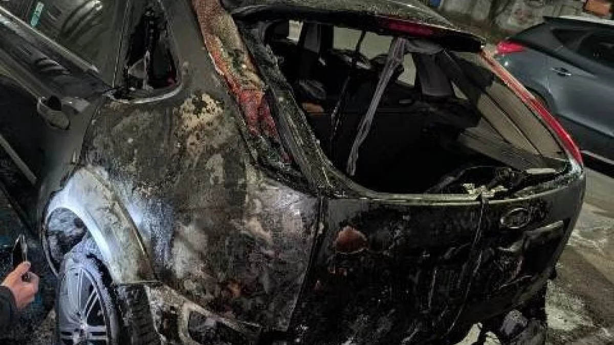 Szukają sprawców podpalenia. Spłonęło auto matki dwójki dzieci