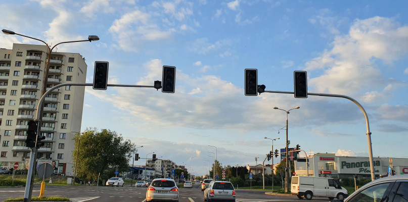 Kierowcy, uważajcie! Na skrzyżowaniu nie działa sygnalizacja - Zdjęcie główne