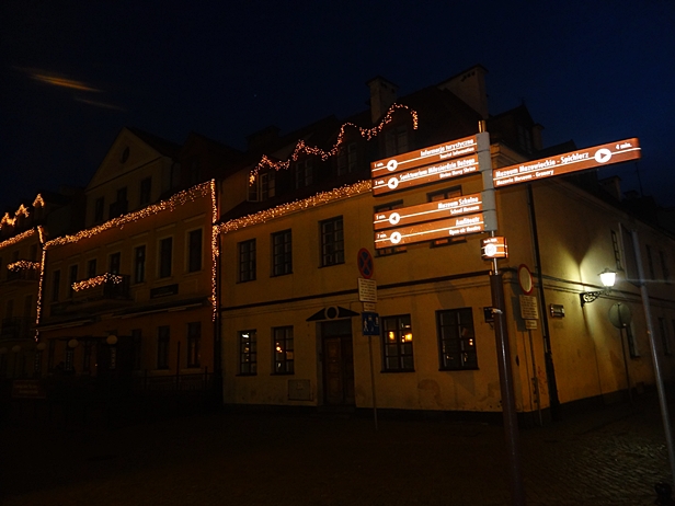 Wieszają już ozdoby świąteczne[FOTO] - Zdjęcie główne