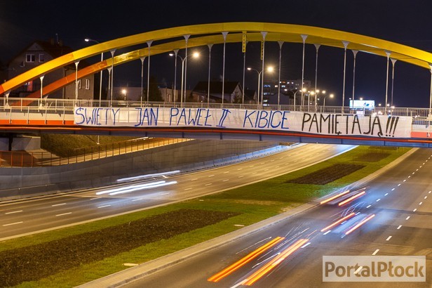 Osuwają się skarpy wiaduktu. Wina pogody? - Zdjęcie główne