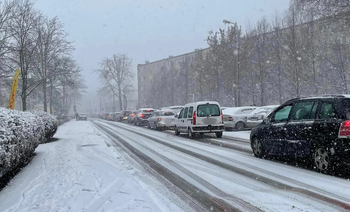 Drogowy armagedon na ulicach Płocka. Są kolizje, zderzenia i wielkie korki - Zdjęcie główne