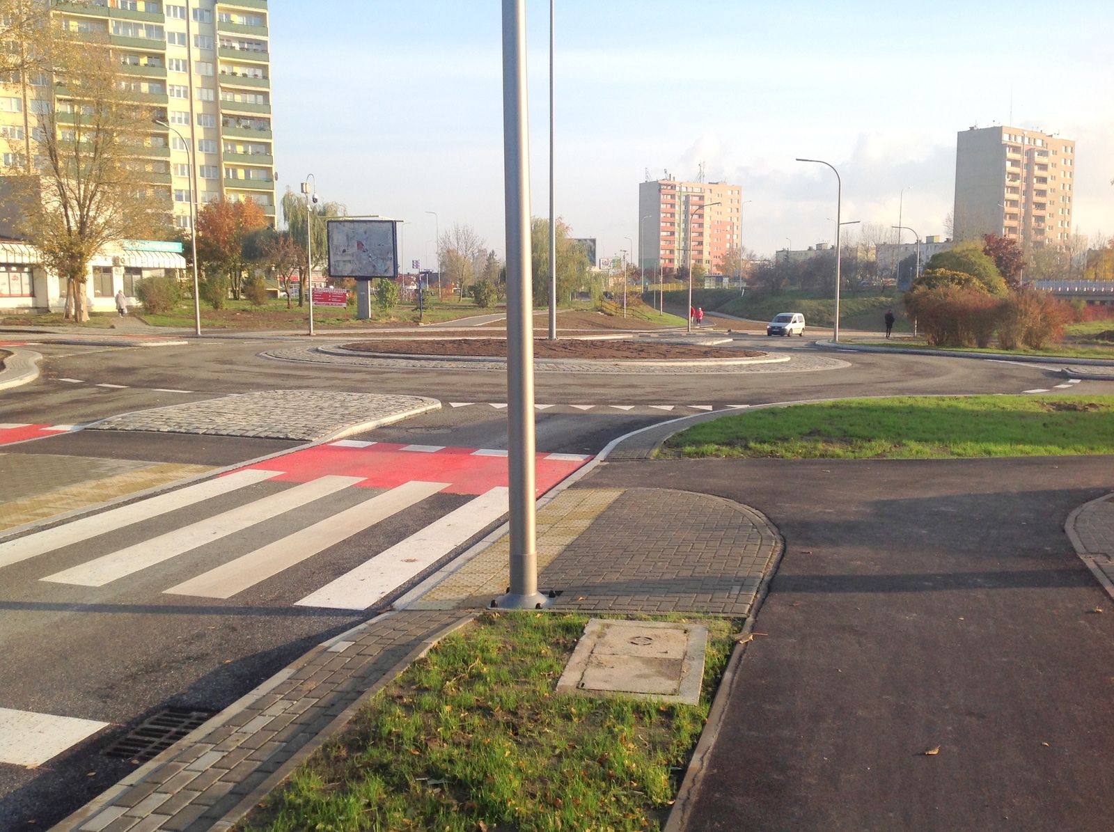 Pasażerowie wciąż czekają. Wiemy, kiedy rondo ma być gotowe [ZDJĘCIA] - Zdjęcie główne