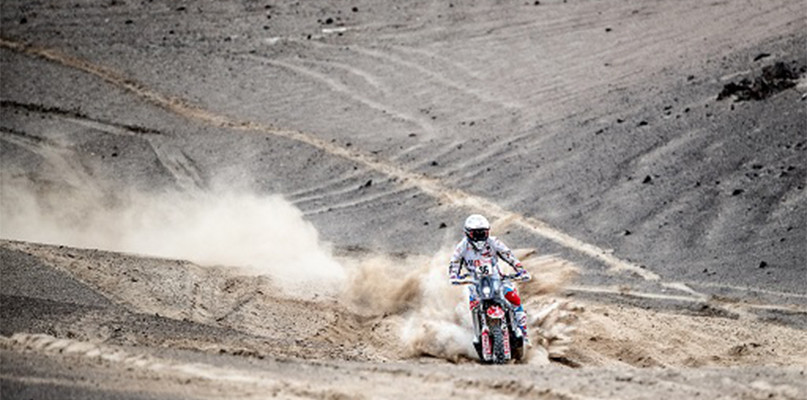 Dakar 2019: Kuba Przygoński z ORLEN Team znów na podium, słabszy dzień Maćka Giemzy i  Adama Tomiczka - Zdjęcie główne