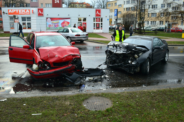 Wypadek w centrum.Czworo rannych [FOTO] - Zdjęcie główne