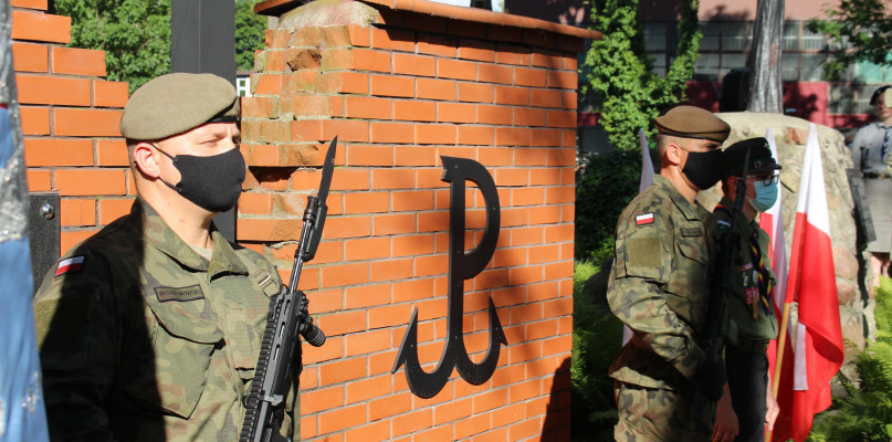 Godzina "W" przed pomnikiem Żołnierzy Armii Krajowej [FOTO] - Zdjęcie główne