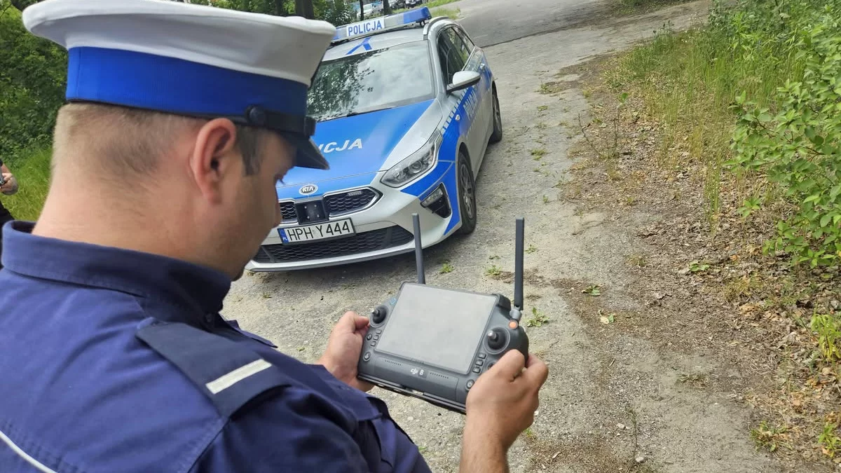 Mazowsze. Bezzałogowy statek powietrzny nagrywał przejazdy kolejowe