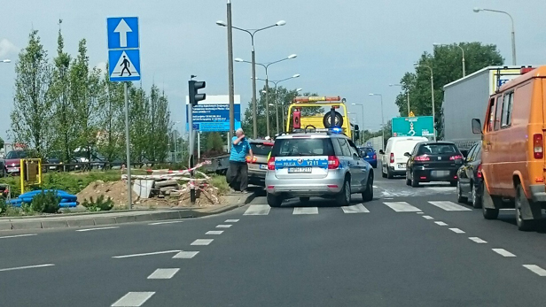 Zderzenie aut. Uwaga, jest korek [FOTO] - Zdjęcie główne