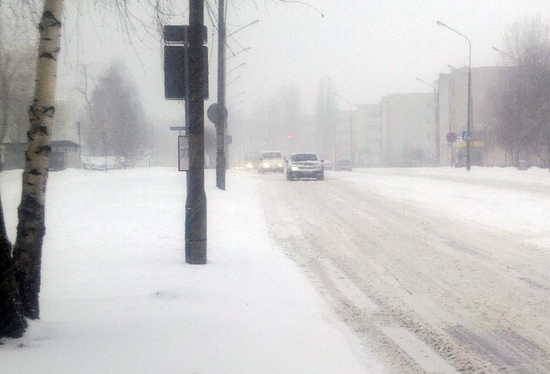 Wtorek na drogach. Ślisko i biało - Zdjęcie główne