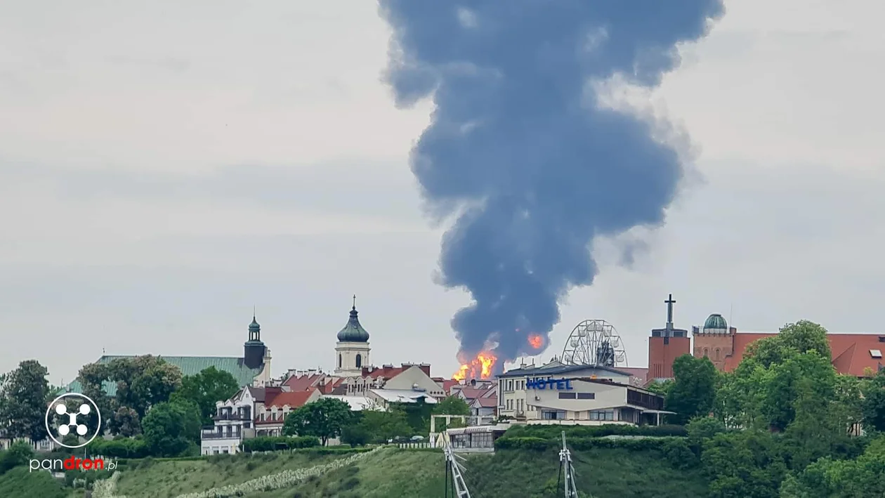 Wyjące syreny i kłęby dymu nad Orlenem. Co działo się na terenie koncernu? - Zdjęcie główne