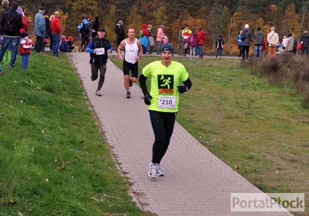 Razem pobiegną dzisiejszej nocy przy molo - Zdjęcie główne