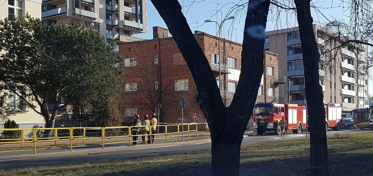 Ewakuacja jednej z płockich szkół podstawowych  - Zdjęcie główne