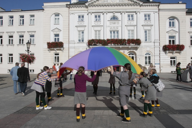 Pokazy, konkursy, podwieczorek i samolot - Zdjęcie główne