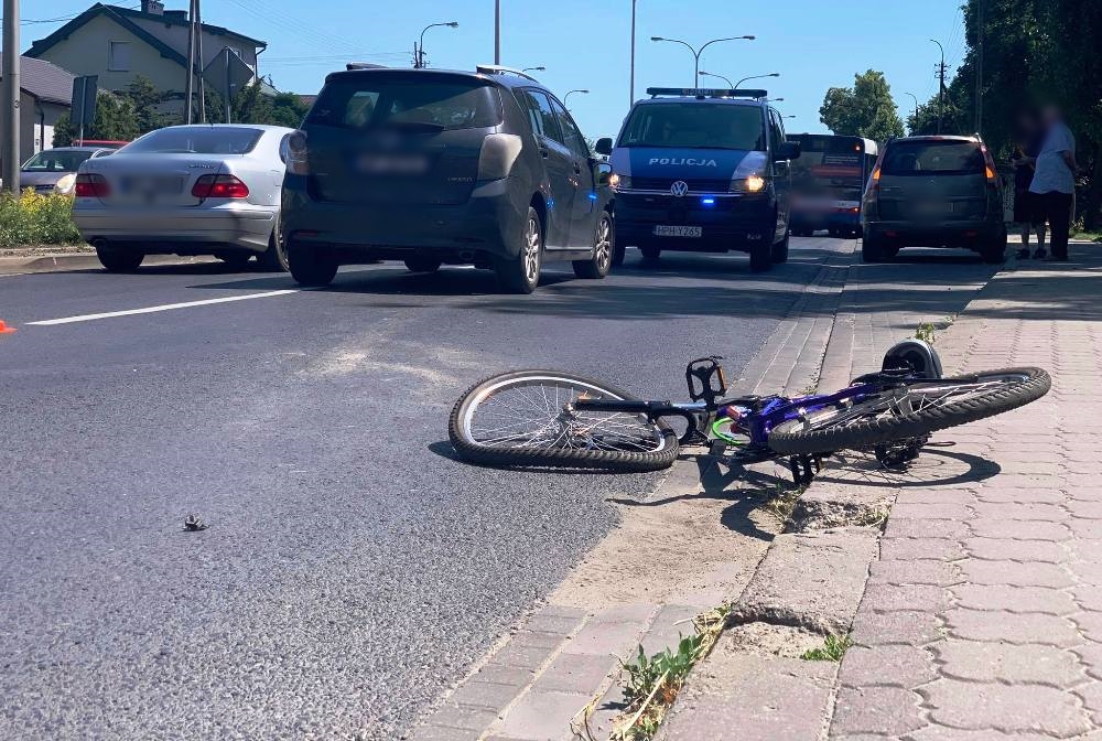 Potrącono 12-letnią rowerzystkę. Potrzebna była pomoc medyczna [ZDJĘCIA] - Zdjęcie główne