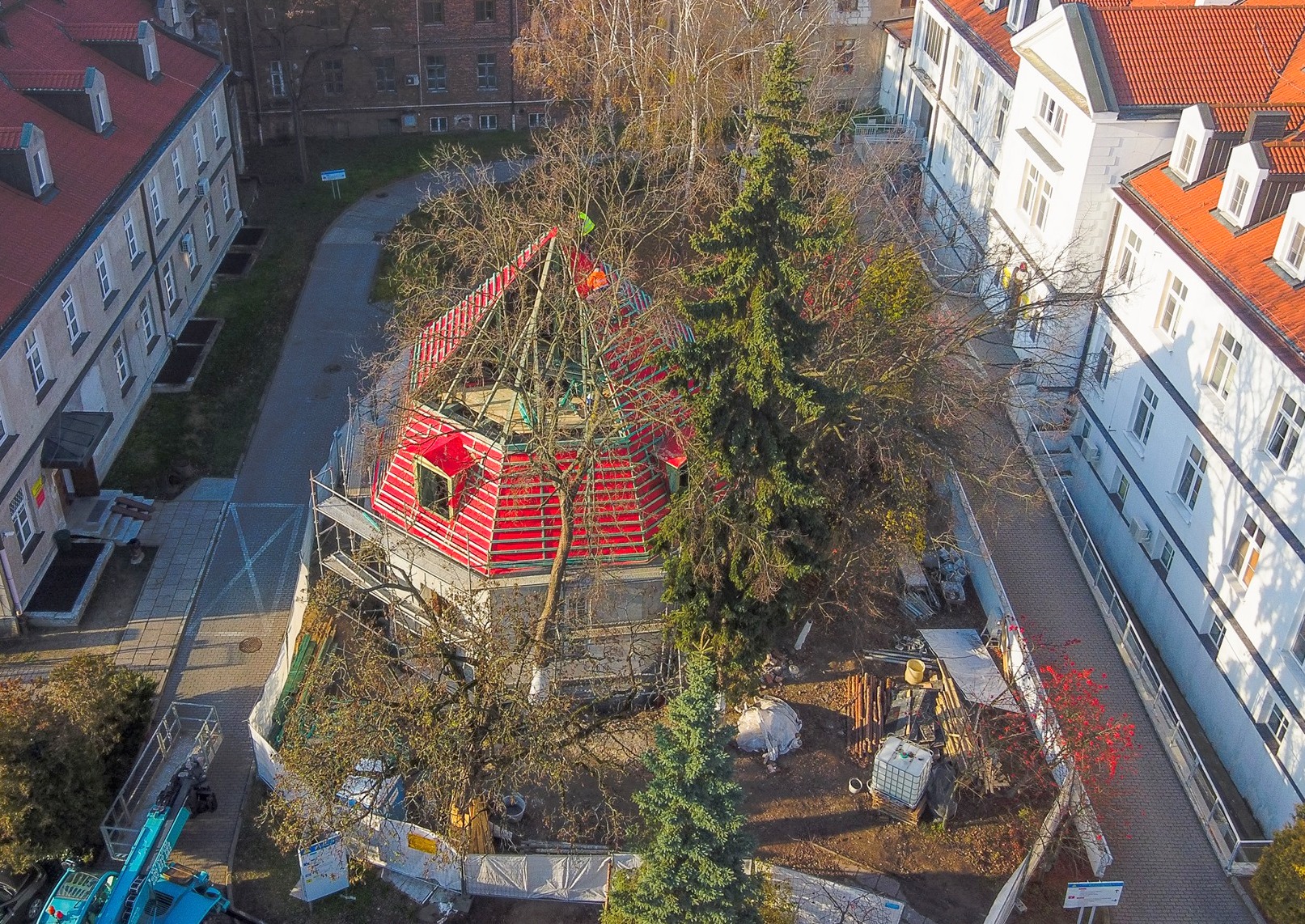 Grzybek przy płockim szpitalu ma być jak nowy - Zdjęcie główne