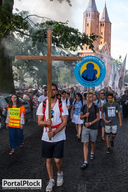 Pielgrzymi wyruszyli z Płocka - Zdjęcie główne