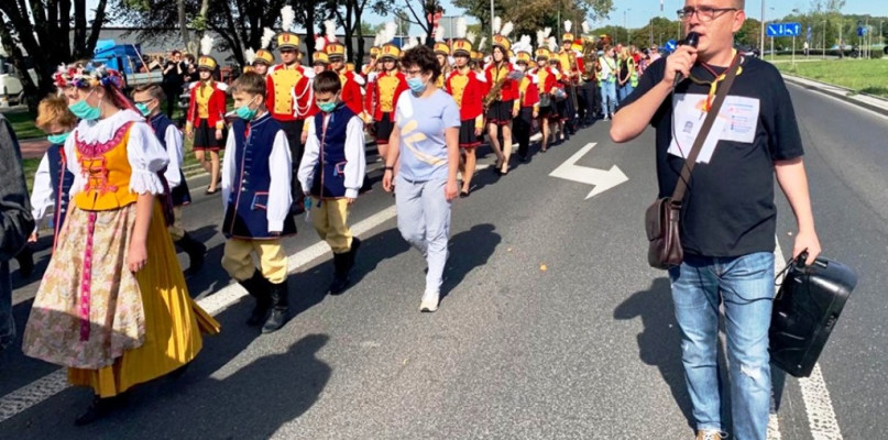 Kolorowy przemarsz ulicami Płocka. Szli po zdrowie Zosi [FOTO] - Zdjęcie główne