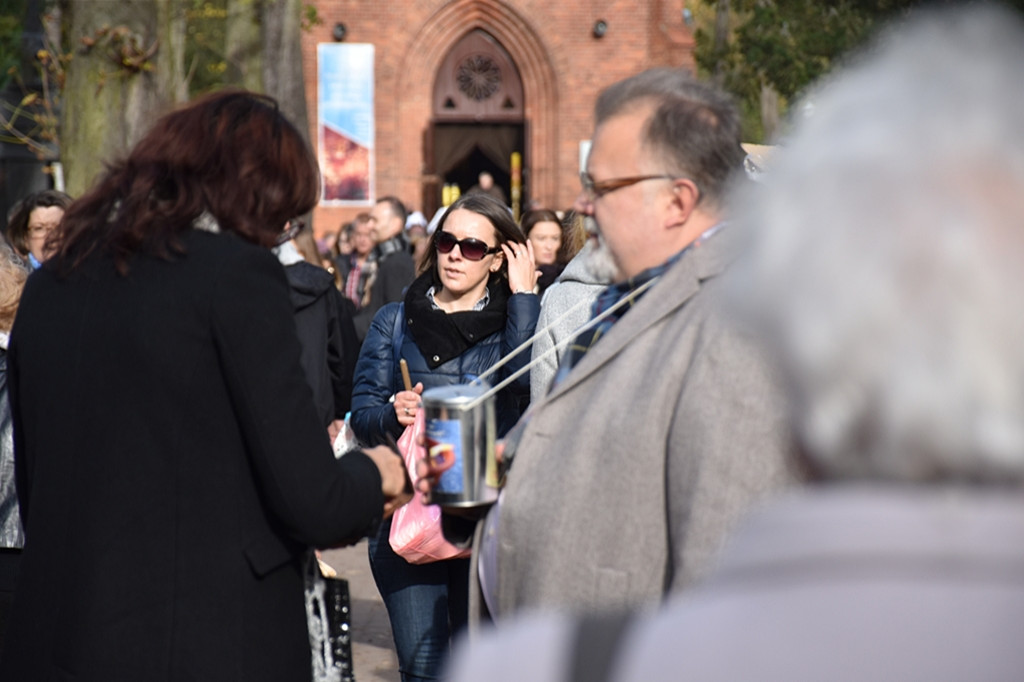 Trwa akcja Ratujmy Płockie Powązki - Zdjęcie główne